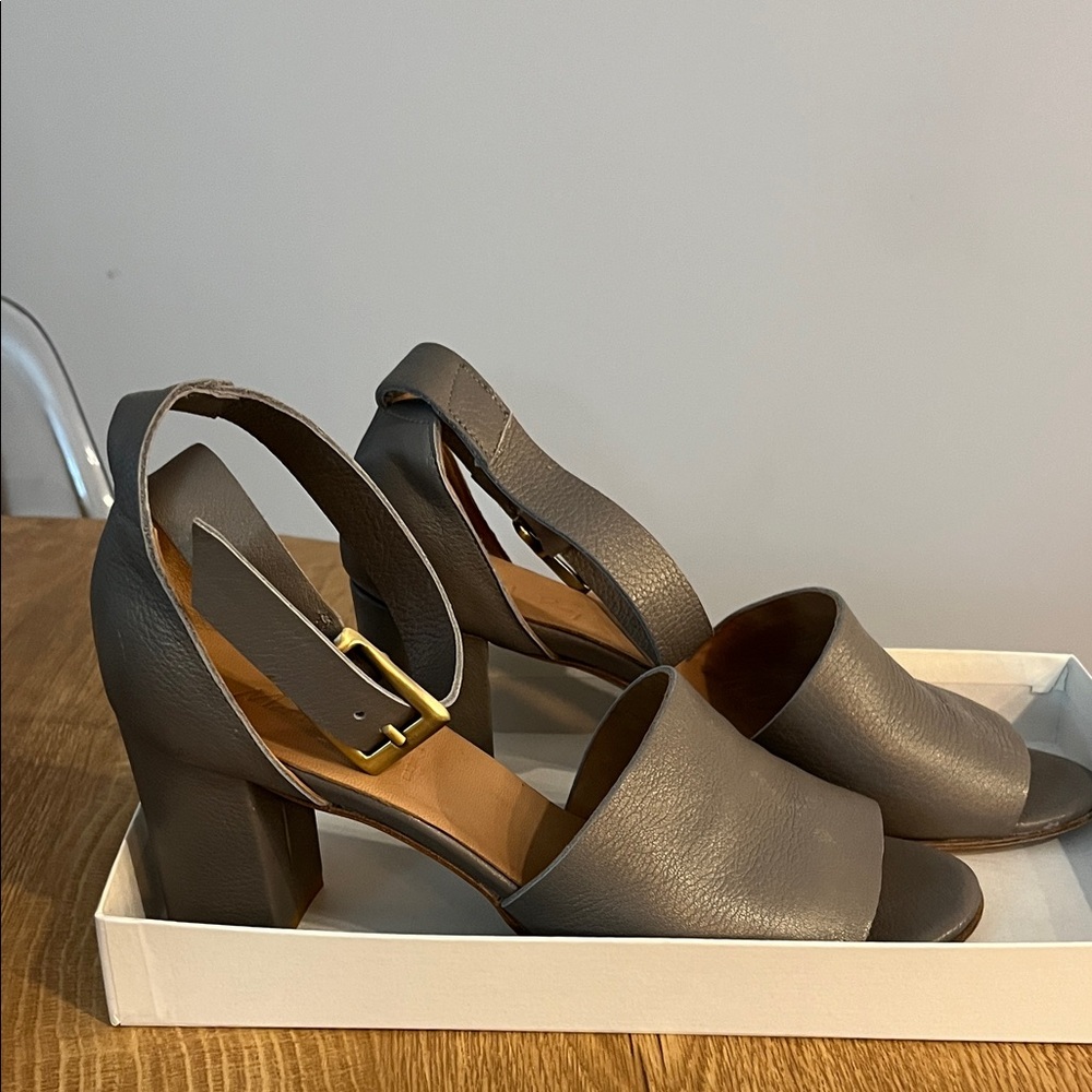 Chic Gray Leather Women's Heels